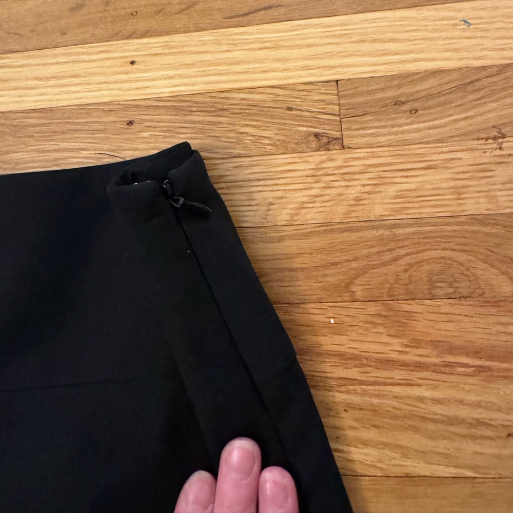 Black Banana Republic Stretch Pencil Skirt made with Italian Fabric - Picture 4 of 7